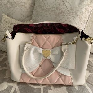 Betsy Johnson pink and white bow shoulder bag